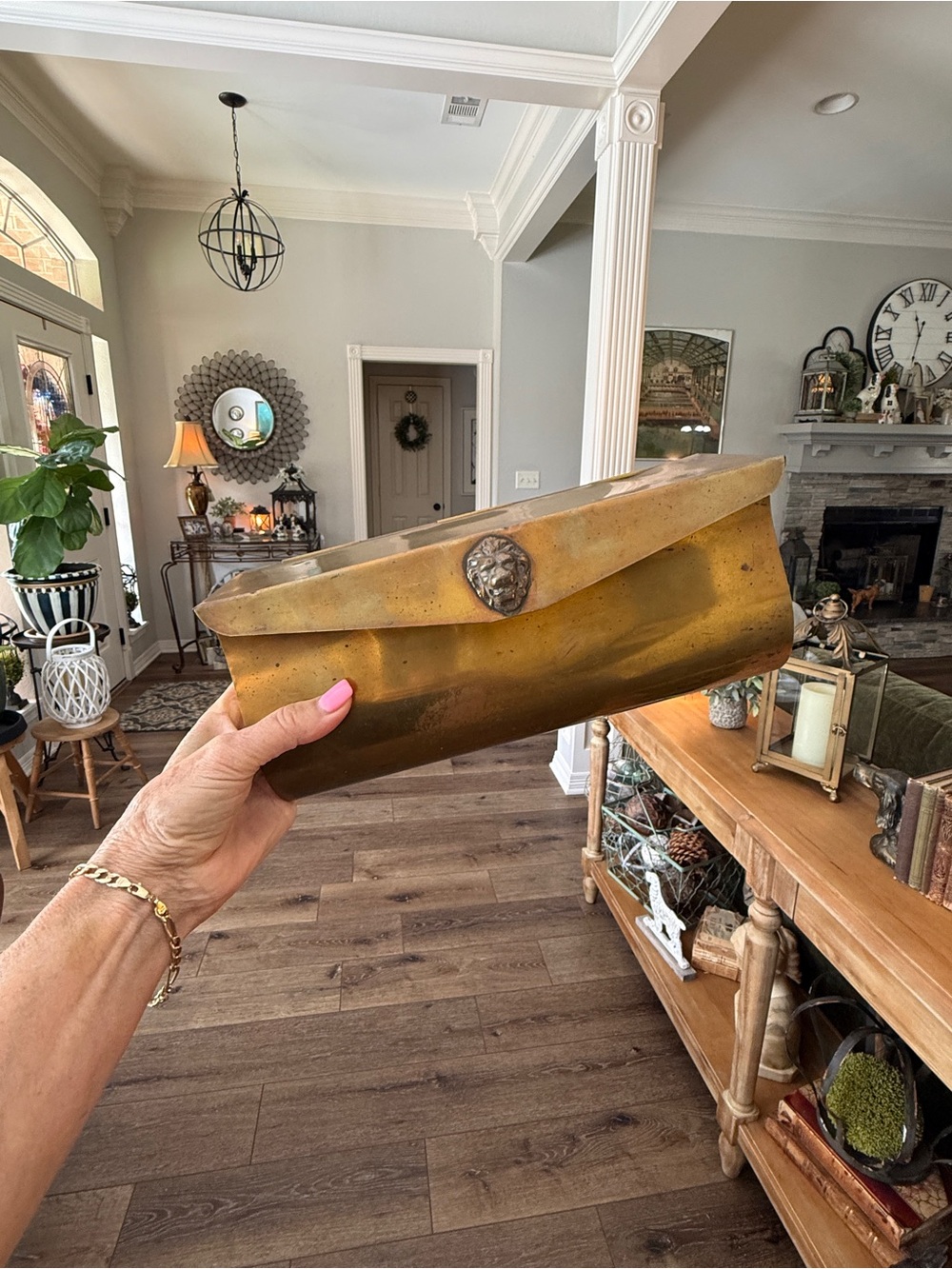 Vintage Brass Envelope Mailbox w/ Lion Head Detail - Picture 4 of 16